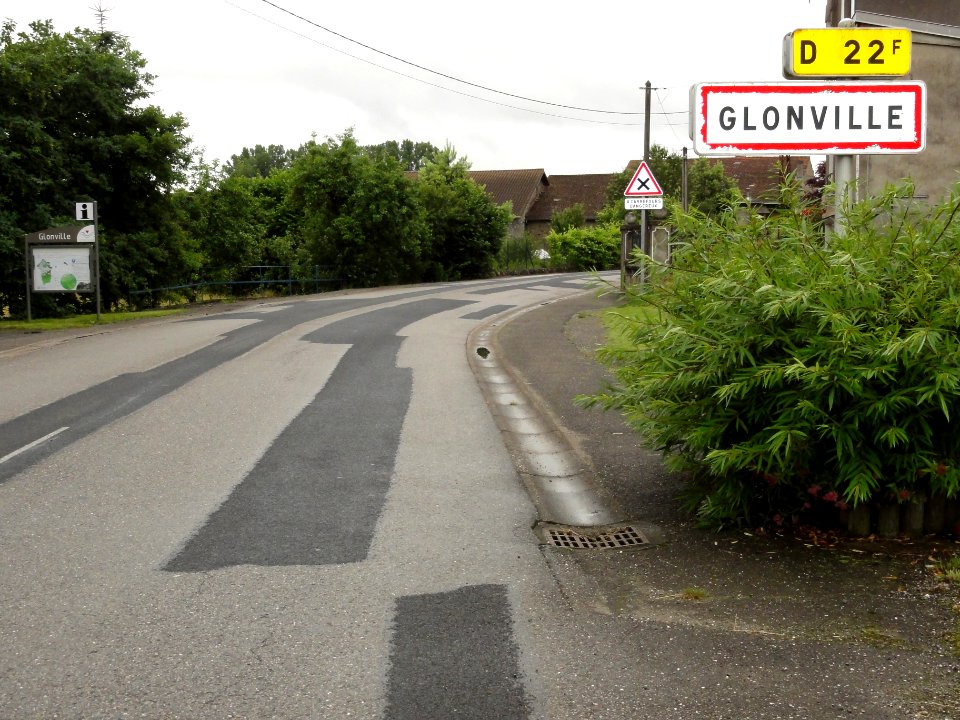 Glonville (M-et-M) city limit sign