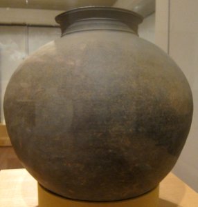 Globular jar from Korea, Three Kingdoms period, 5th century, stoneware, Honolulu Academy of Arts