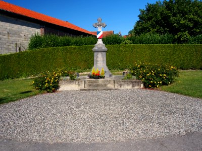 Gloire Hommage aux enfants de Mainnay-Lambercourt morts pour la France, pic2