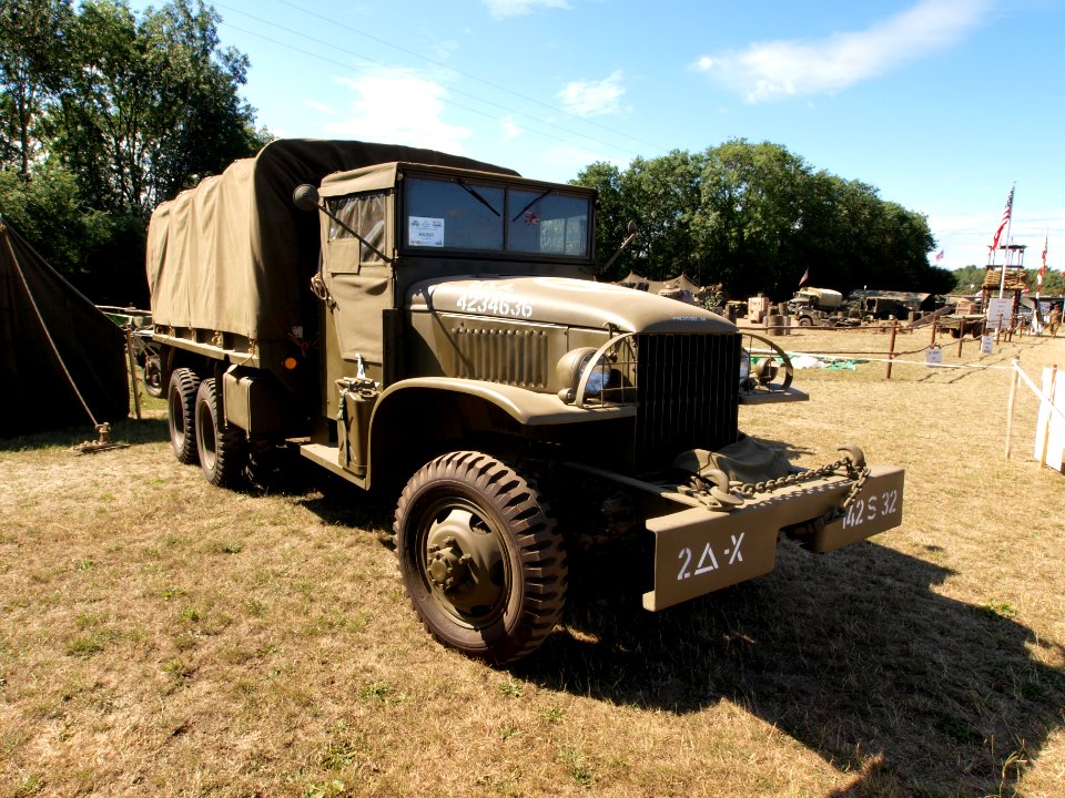 GMC CCKW-353 Truck, 2.5-ton, 6x6, Cargo w-Winch, USA 4234626 pic1