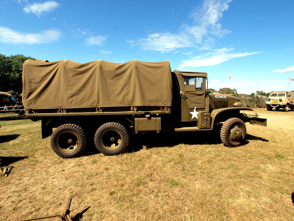 GMC CCKW-353 Truck, 2.5-ton, 6x6, Cargo w-Winch, USA 4234626 pic3