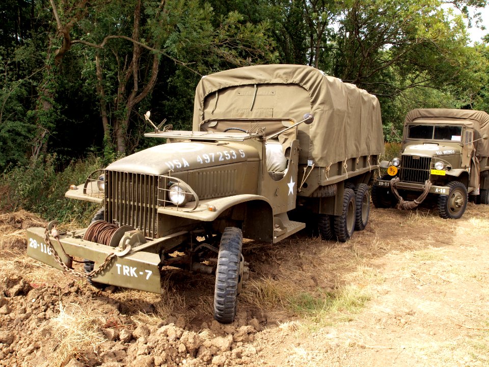 GMC CCKW-353 Truck, 2.5-ton, 6x6, Cargo w-Winch, USA 497253 S pic1