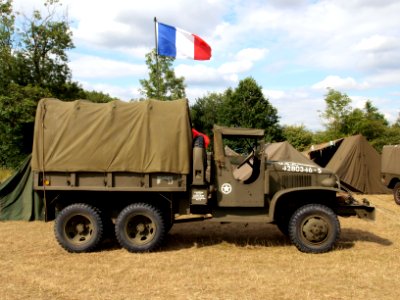 GMC CCKW-353 Truck, 2.5-ton, 6x6, Cargo w-Winch, USA 4280346-S pic photo