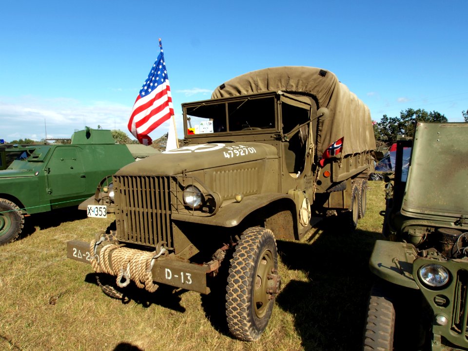GMC CCKW-353 Truck, 2.5-ton, 6x6, Cargo w-Winch, USA 4792701 pi