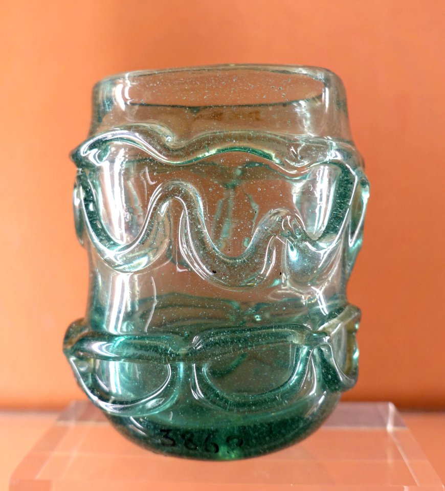 Glassware, unidentified - Museo Nacional de Artes Decorativas - Madrid, Spain - DSC08250