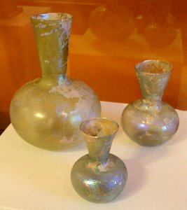 Glass vessels - George Walter Vincent Smith Art Museum - DSC03673