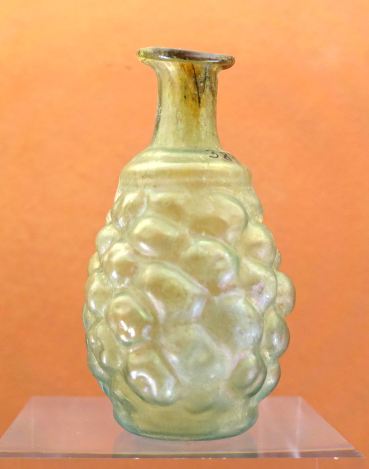 Glassware, unidentified, probably ancient - Museo Nacional de Artes Decorativas - Madrid, Spain - DSC08243