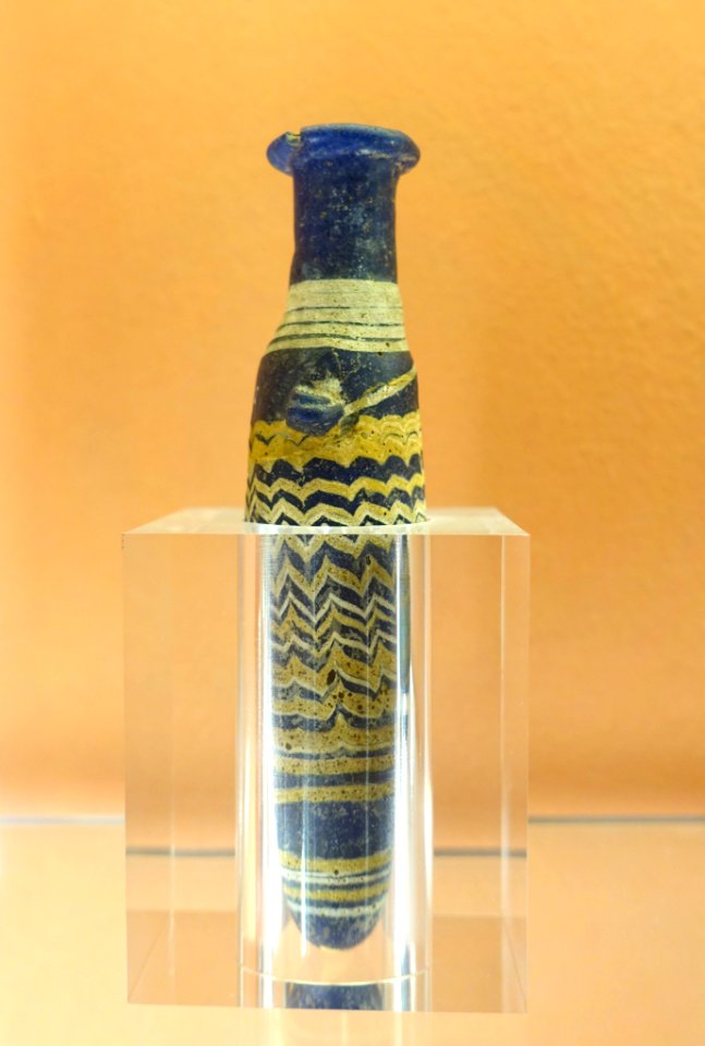 Glassware, unidentified, probably ancient - Museo Nacional de Artes Decorativas - Madrid, Spain - DSC08241