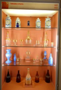 Glassware display, Period 3, 1815-1833 AD - Museo Nacional de Artes Decorativas - Madrid, Spain - DSC08278