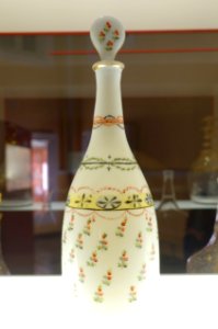 Glassware, unidentified, esmaltado - Museo Nacional de Artes Decorativas - Madrid, Spain - DSC08287