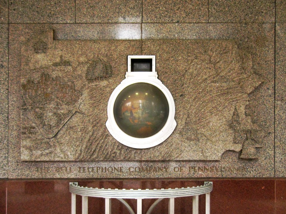 Globe and Pennsylvania Relief, Bell Telephone Company of Pennsylvania Western Headquarters Building, Pittsburgh, 2019-10-31, 01