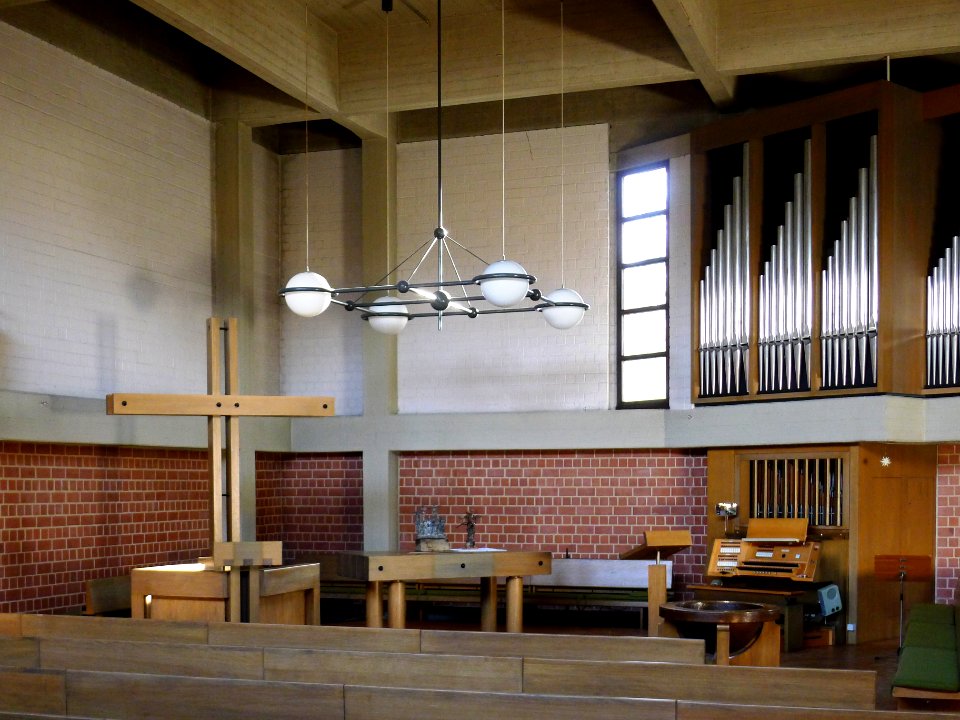 Gnade-Christi-Kirche (Berlin-Borsigwalde) Altar