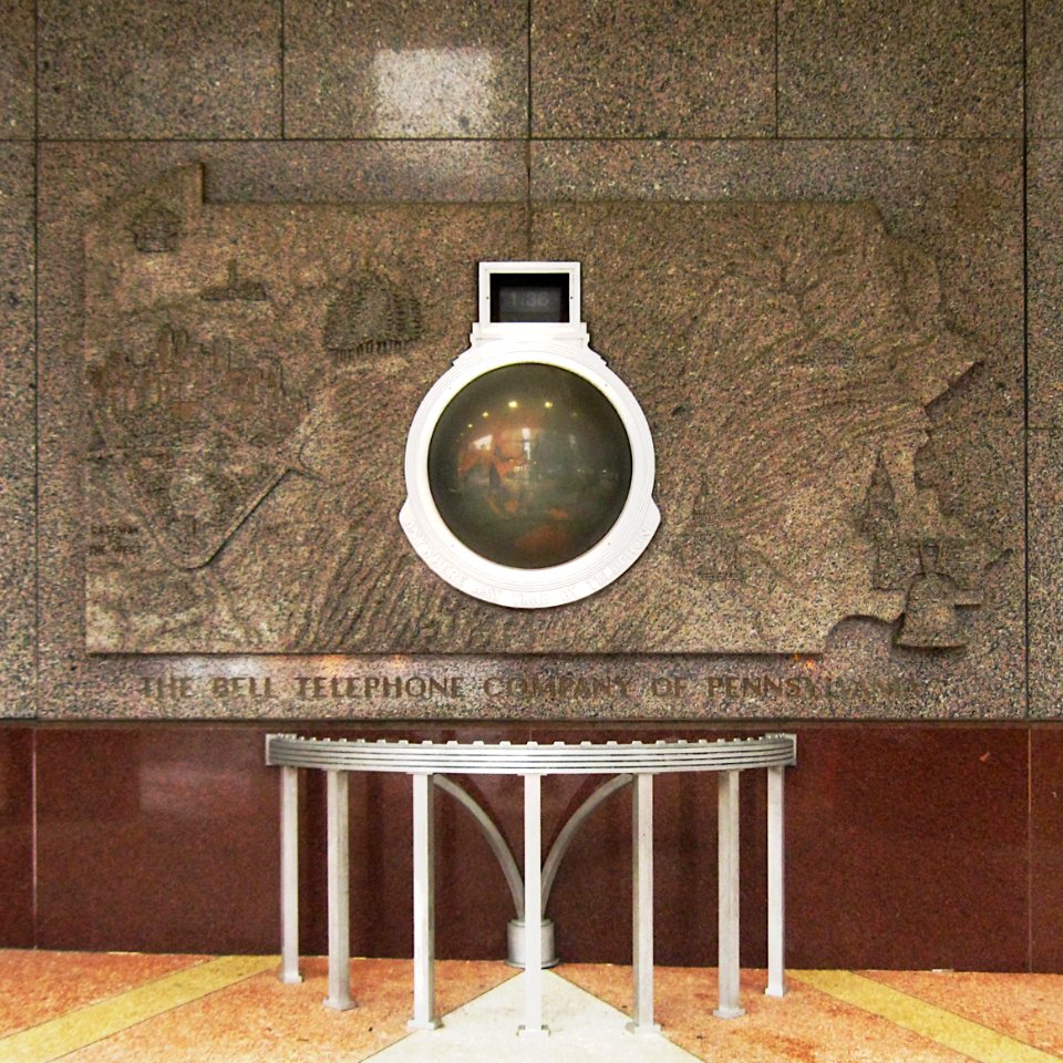 Globe and Pennsylvania Relief, Bell Telephone Company of Pennsylvania Western Headquarters Building, Pittsburgh, 2019-10-31, 02