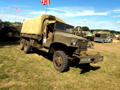 GMC CCKW-353 Truck, 2.5-ton, 6x6, Cargo, USA 4260546-S pic4 photo