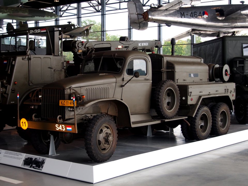 GMC CCKW 353 Compressor at the museum pic1