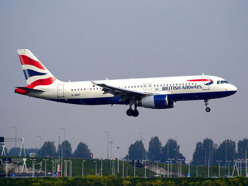 G-MIDT landing at Schiphol (AMS - EHAM), The Netherlands, pic