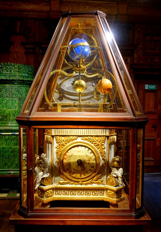 Globe clock by Philipp Gottfried Schaudt, c. 1785, wood, enamel, brass, steel, iron, view 1 - Hessisches Landesmuseum Darmstadt - Darmstadt, Germany - DSC00470