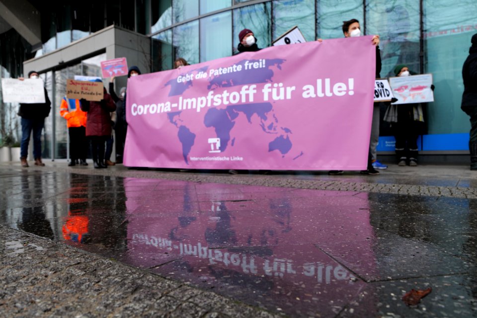 GebtDiePatenteFrei protest Berlin 2021-01-23 24