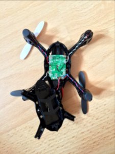 Geöffneter Quadrocopter Hubsan x4 h107c