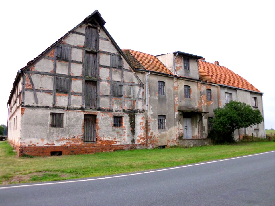 Gebäude zwischen Lennewitz - Quitzöbel 1