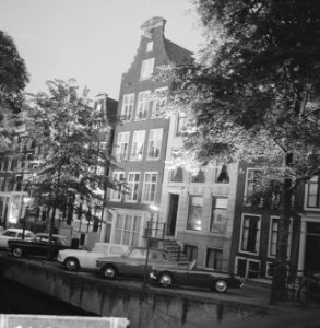GEB in Amsterdam de stads-illuvinatie ontstoken, een avondopname van de Prinseng, Bestanddeelnr 916-5343