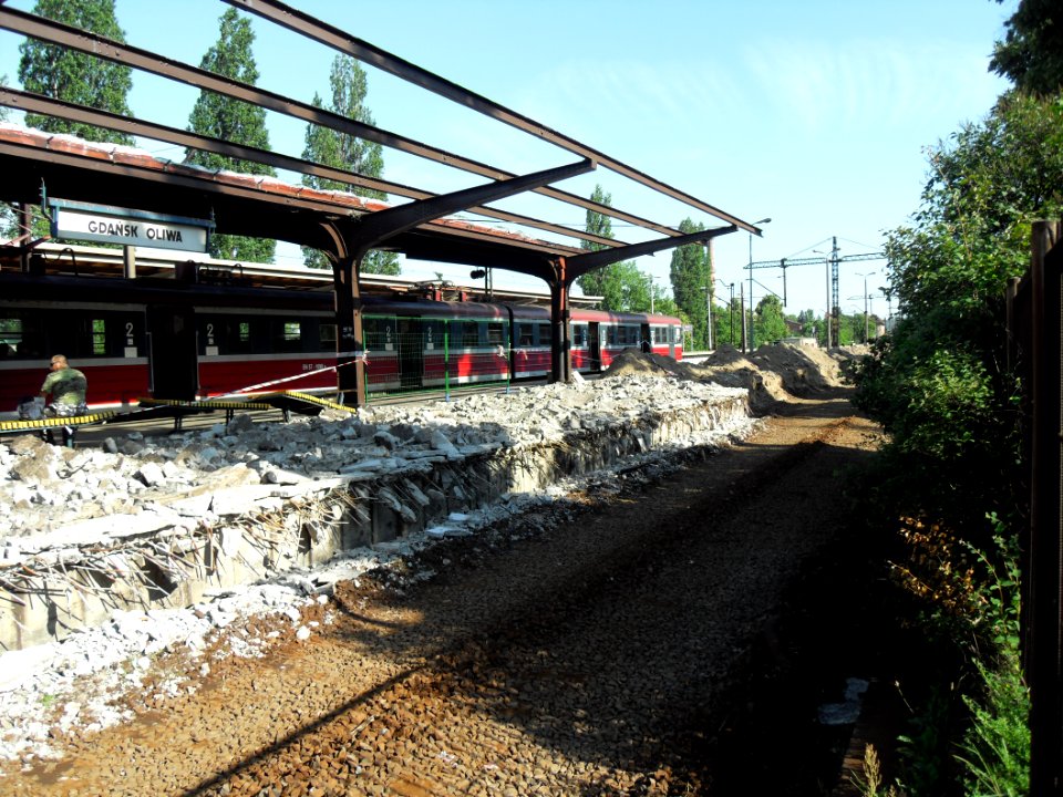 Gdańsk Oliwa – remont peronu dalekobieżnego (2)