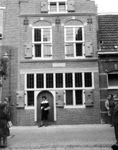 Geboortehuis van Rembrandt herbouwd aan de Weddesteeg te Leiden, de gevel, Bestanddeelnr 915-1571
