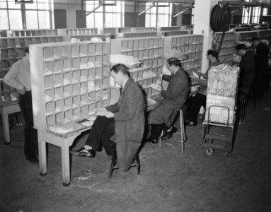 Gebouw hoofdpostkantoor Amsterdam, Briefsorteertafel hoofdpostkantoor Amsterdam, Bestanddeelnr 908-2837