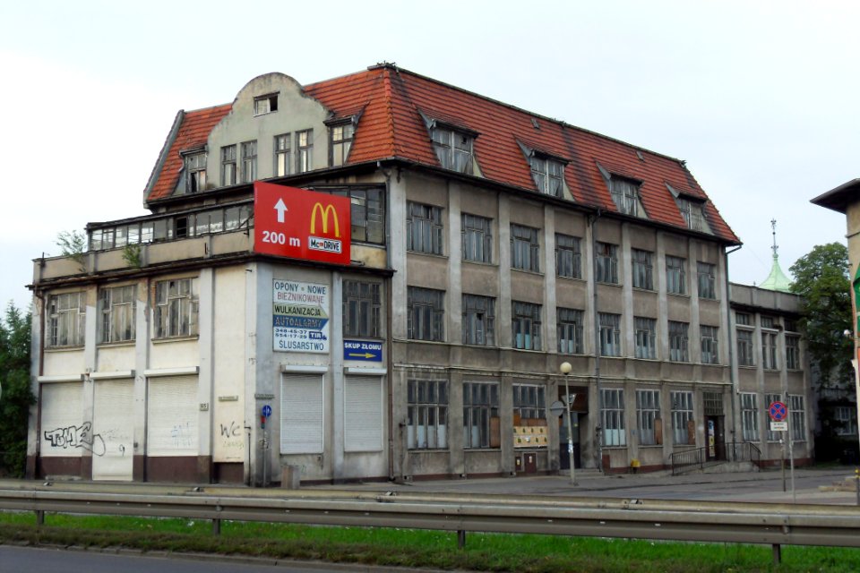 Gdańsk Oliwa - dawny hotel Deutscher Hof i przychodnia