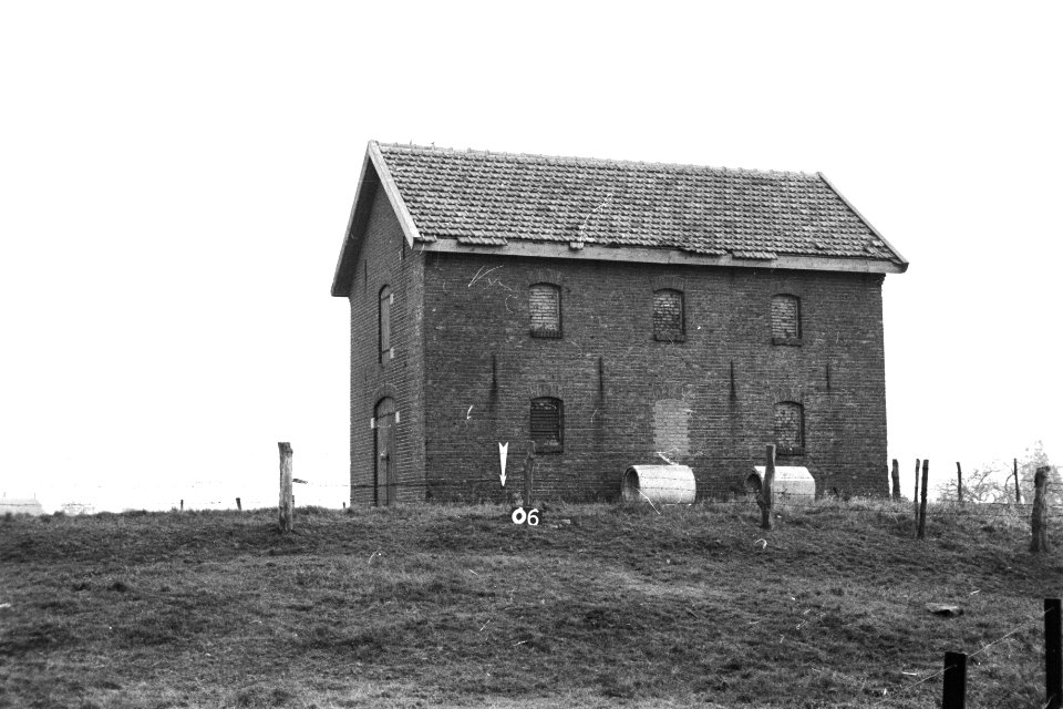 Gebouw te (ruilverkaveling Land van Ravenstein), Bestanddeelnr 170-1752