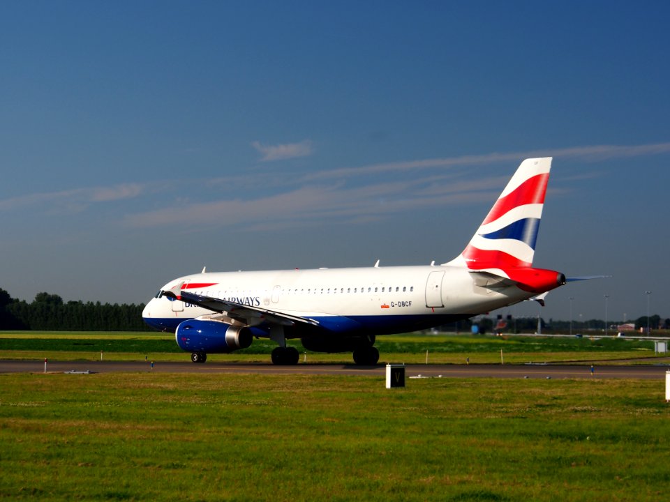 G-DBCF British Airways Airbus A319-131 - cn 2466 taxiing 15july2013 pic-007