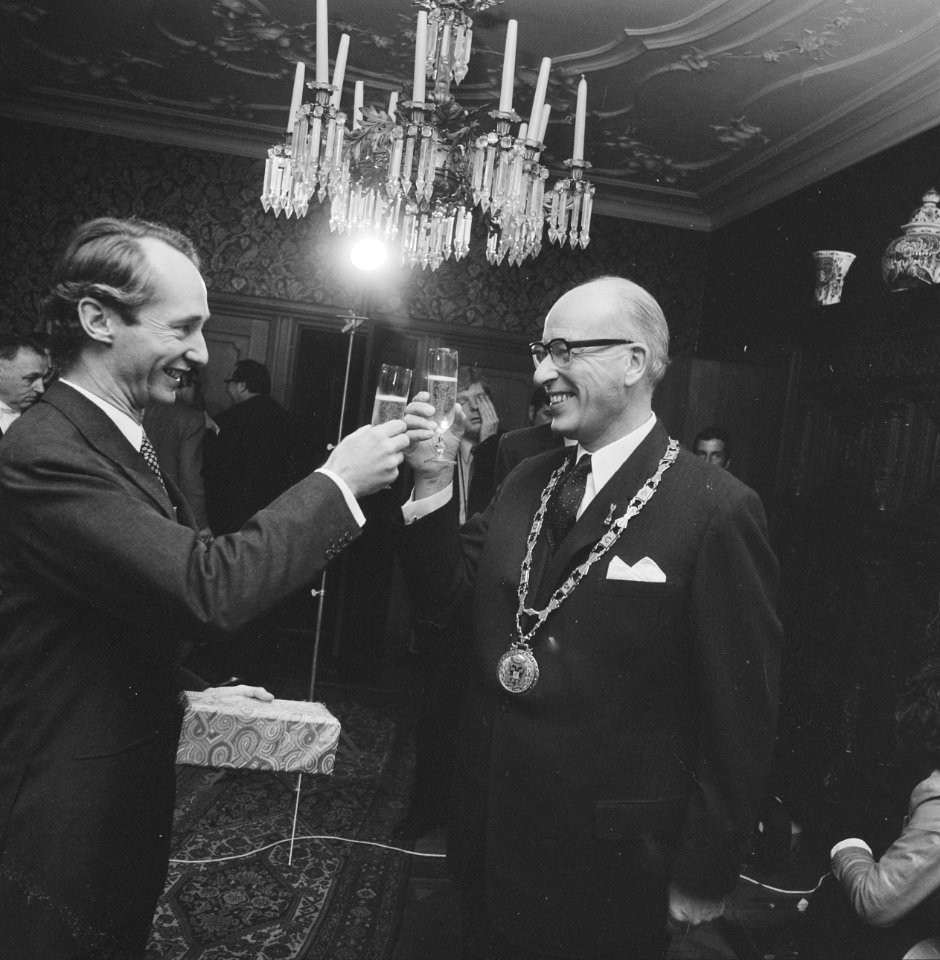 Geboorte-aangifte van de tweeling van prinses Irene, prins Charles Hugo en burge, Bestanddeelnr 925-9562