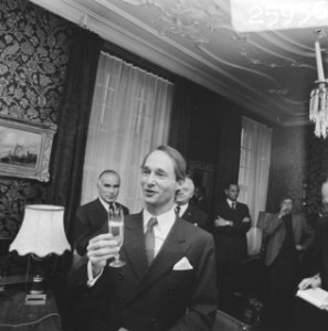 Geboorte-aangifte van de tweeling van prinses Irene, prins Charles Hugo toost, Bestanddeelnr 925-9567