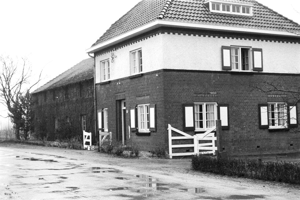Gebouw te Ravenstein (Ruilverkaveling Land van Ravenstein), Bestanddeelnr 170-1424