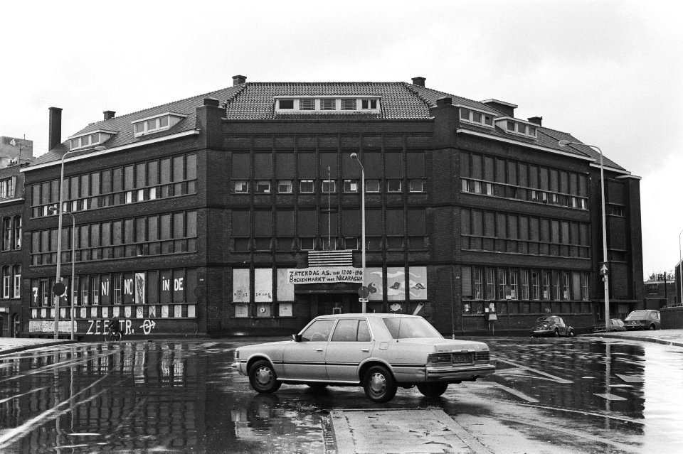 Gebouw van Rijksgebouwendienst aan het Buitenom in Den Haag gekraakt, Bestanddeelnr 931-7590