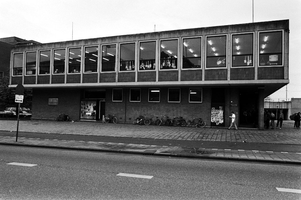 Gebouw van de school en het museum, Bestanddeelnr 932-3951