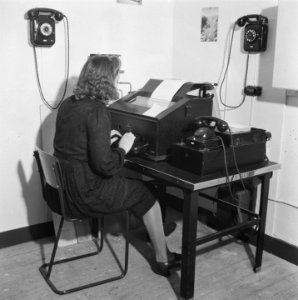 Gebouw van RVD in de Kalverstraat te Amsterdam (Oog en Oor) Telexiste, Bestanddeelnr 900-8759