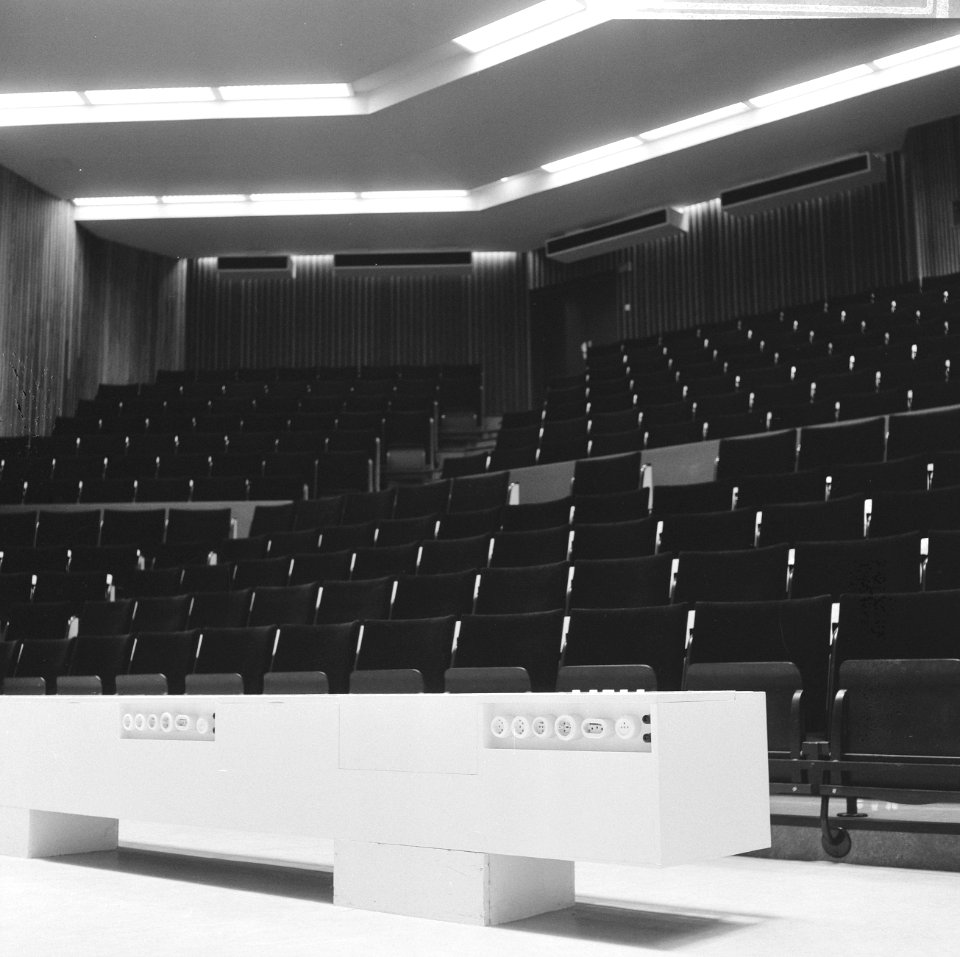 Gebouw voor Technische Natuurkunde, interieur Grote Collegezaal, Bestanddeelnr 918-6457