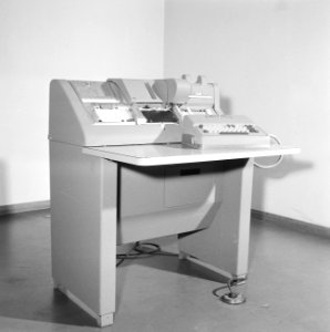 Gebouwen en monumenten knhm, machines, ibm ponsmachine type 026, Bestanddeelnr 162-0900