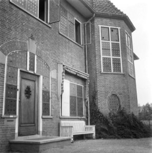 Gebouw met dichtgespijkerde ramen, Bestanddeelnr 900-7712