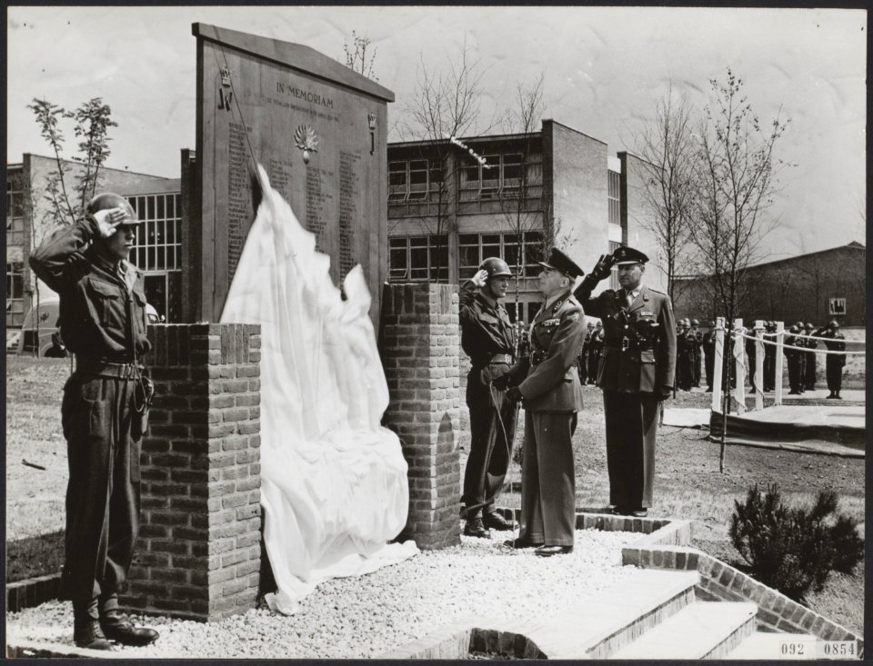 Gedenkteken van in 1919 afgebrande oranjekazerne in den haag, Bestanddeelnr 092-0854