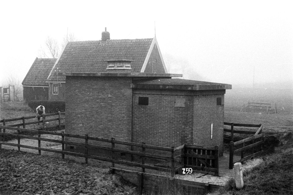 Gebouwtje te Zijpe (Ruilverkaveling Zijpe- en Hazepolder, Bestanddeelnr 170-1497