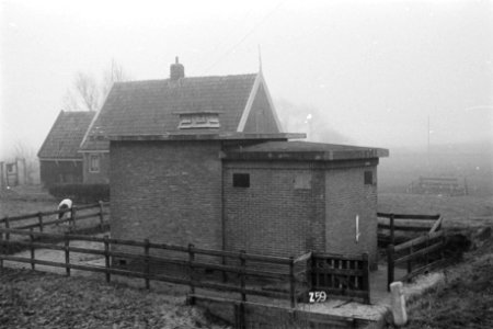Gebouwtje te Zijpe (Ruilverkaveling Zijpe- en Hazepolder, Bestanddeelnr 170-1496