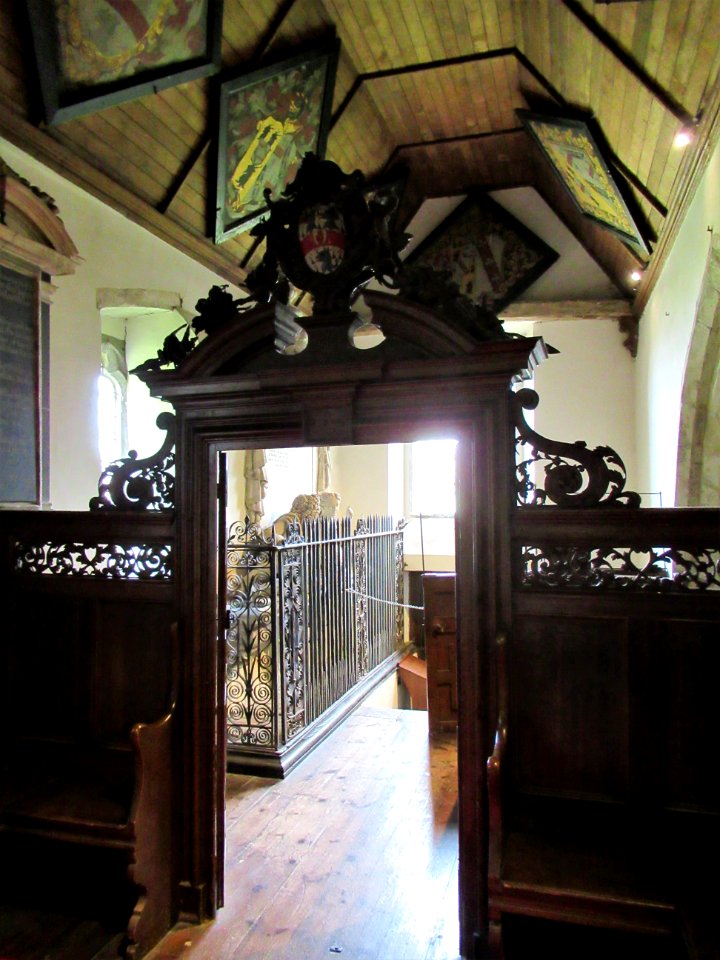 Geary pew, West Peckham 01