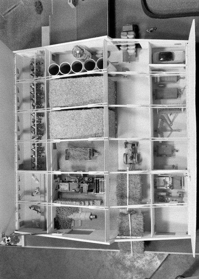 Gebouwen, boerderijen, maquettes, interieur, Elderen van P, Rup, W, Bestanddeelnr 163-0207