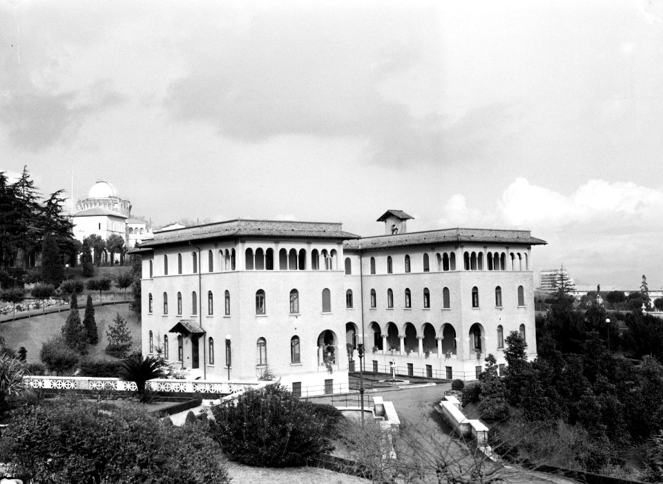 Gebouw van het Pauselijk Ethiopisch college in het Vaticaan, Bestanddeelnr 252-1765