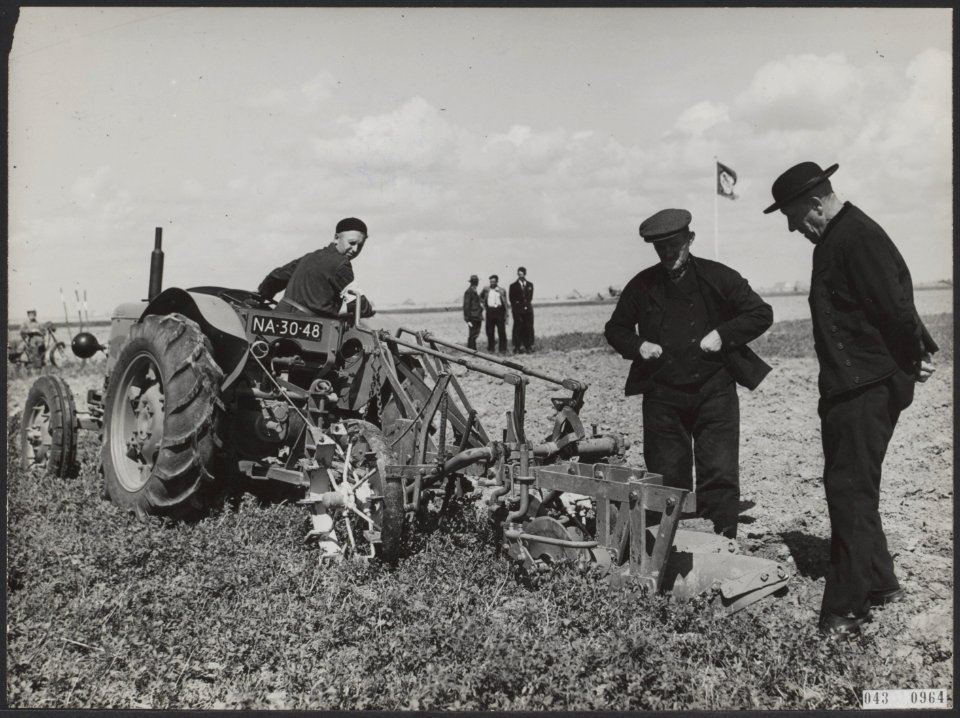 Gebruik landbouwmachines, Bestanddeelnr 043-0964