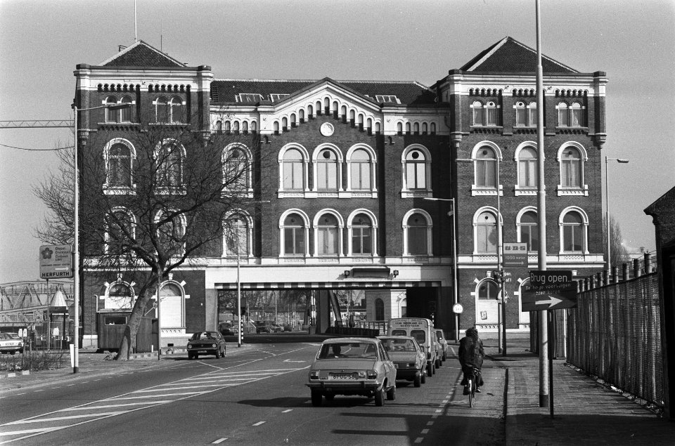 Gebouwen, steden, eroscentra, exterieurs, Bestanddeelnr 930-1559