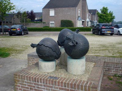 Geertruidenberg kunstwerk uien