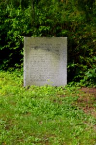 Gefallenendenkmal Alsbach, Stein 2